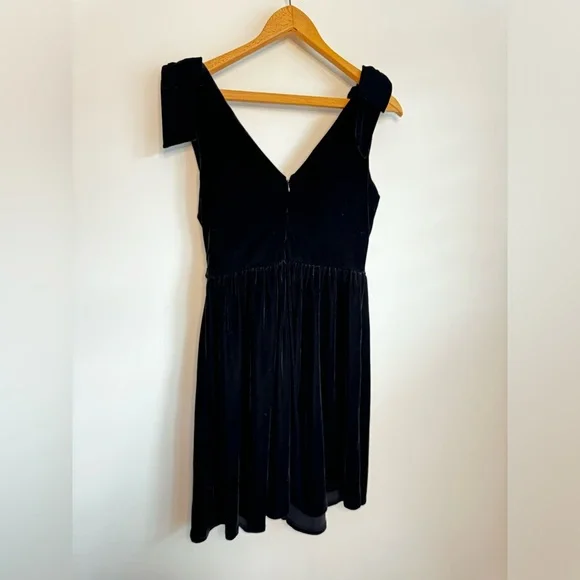 Velvet lbd with bow detail on shoulder - Picture 6 of 8